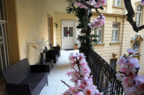 Гостиница Artoral Rooms and Apartment Budapest, Будапешт